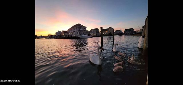 385 Aldo Drive, Toms River, NJ 08753