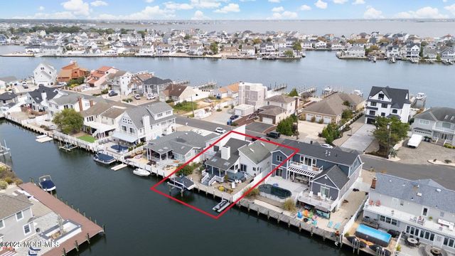 385 Aldo Drive, Toms River, NJ 08753