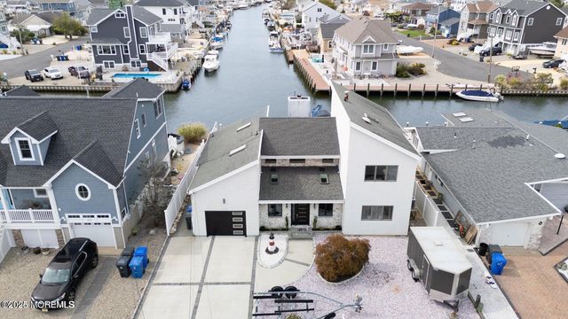 385 Aldo Drive, Toms River, NJ 08753