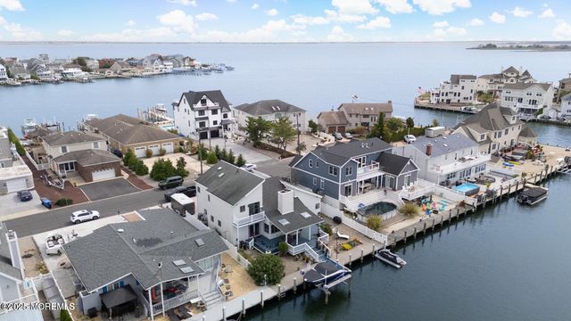 385 Aldo Drive, Toms River, NJ 08753