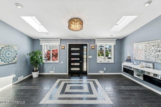 385 Aldo Drive, Toms River, NJ 08753