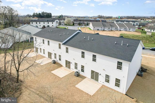 315 PELHAM CT, Carlisle, PA 17013