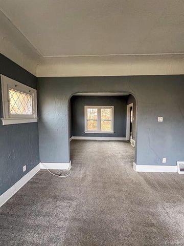 14318 Kilbourne Avenue, Detroit, MI 48213