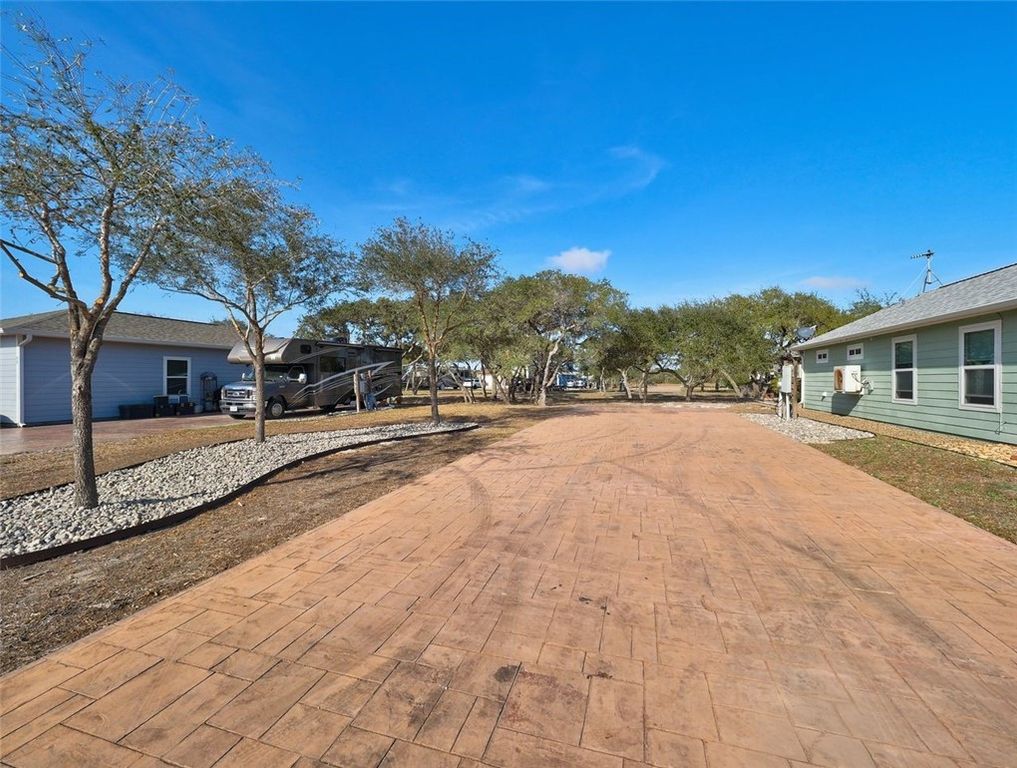 89 Augusta, Aransas Pass, TX 78336 — photo 2