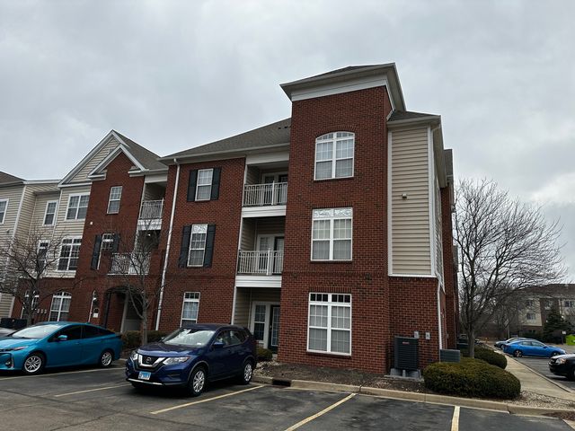 1905 N Lincoln Avenue 327, Urbana, IL 61801