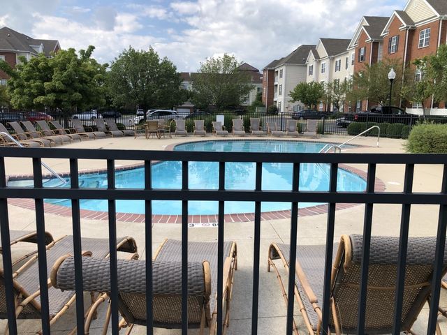 1905 N Lincoln Avenue 327, Urbana, IL 61801