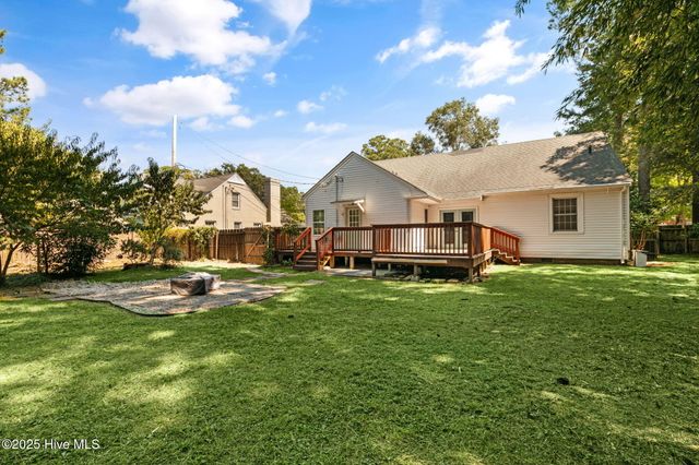 1121 Vance Street N, Wilson, NC 27893