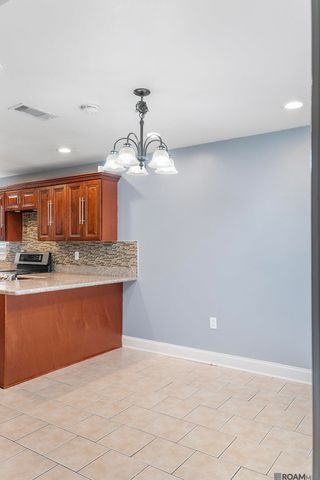 9488 Breeden Dr, Baton Rouge, LA 70811