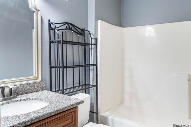 9488 Breeden Dr, Baton Rouge, LA 70811