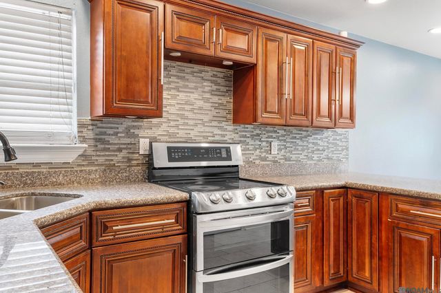 9488 Breeden Dr, Baton Rouge, LA 70811