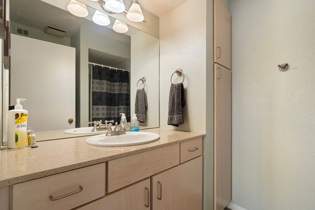 941 Calle Mejia 201, Santa Fe, NM 87501