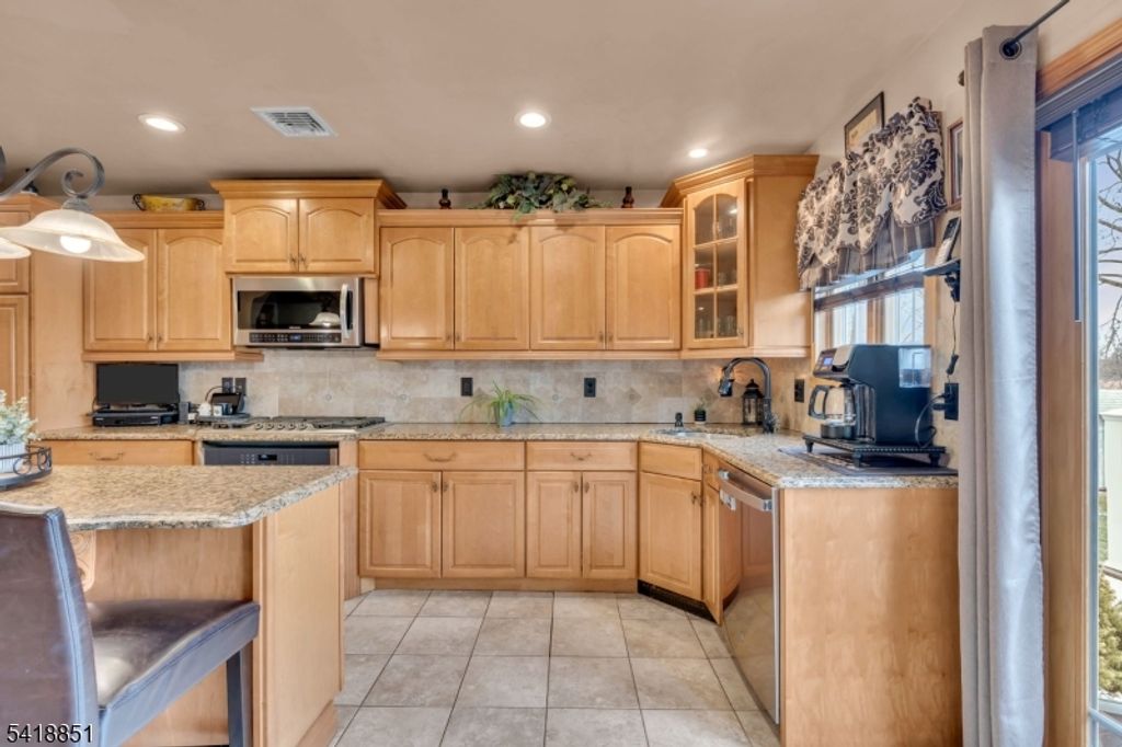 Image 11 of property listing at 104 Prospect St, Nutley Twp., NJ 07110