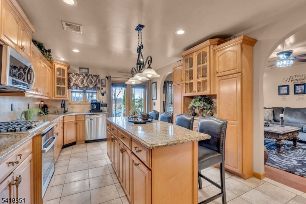 Image 12 of property listing at 104 Prospect St, Nutley Twp., NJ 07110