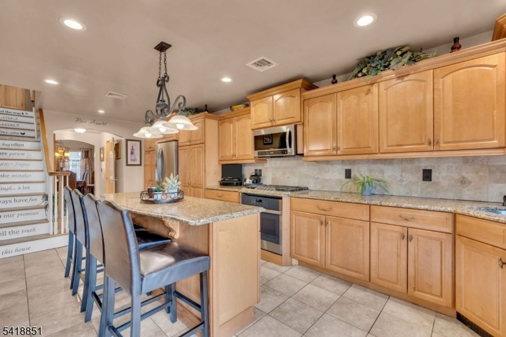 Image 13 of property listing at 104 Prospect St, Nutley Twp., NJ 07110