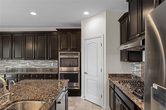 7139 Blooming Jasmine Avenue, Las Vegas, NV 89117