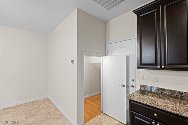 7139 Blooming Jasmine Avenue, Las Vegas, NV 89117