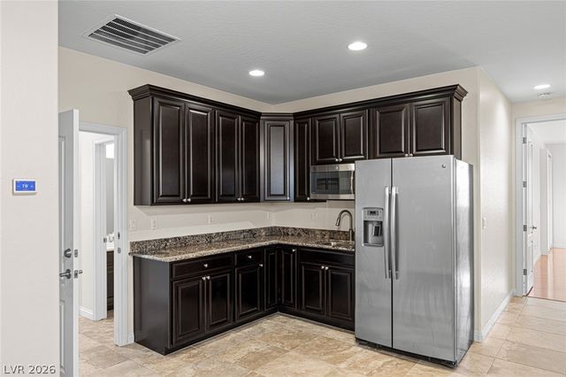 7139 Blooming Jasmine Avenue, Las Vegas, NV 89117