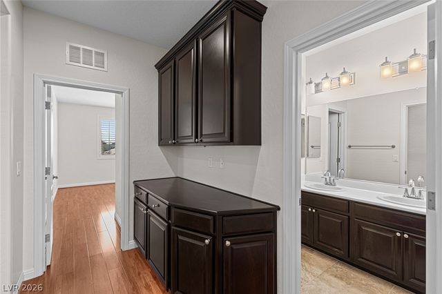 7139 Blooming Jasmine Avenue, Las Vegas, NV 89117