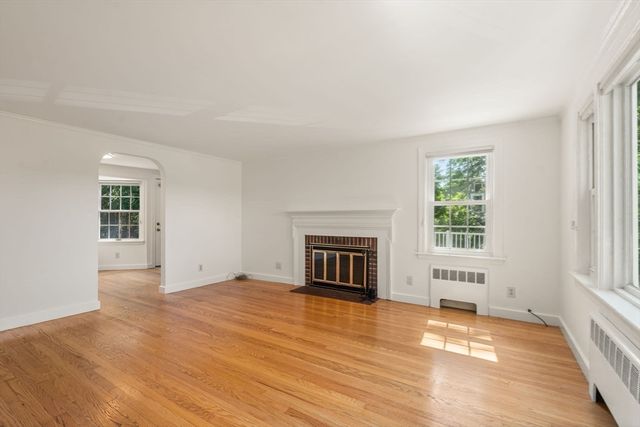 167 Glezen Ln, Wayland, MA 01778