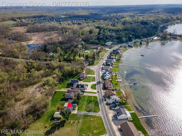 428 E Shore Drive, Northfield Township, MI 48189