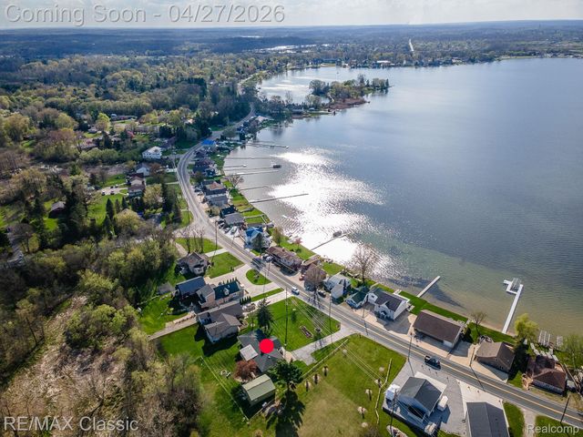 428 E Shore Drive, Northfield Township, MI 48189