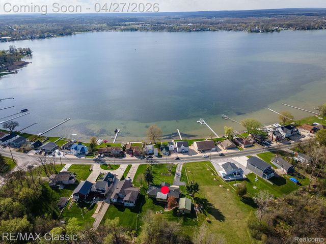 428 E Shore Drive, Northfield Township, MI 48189