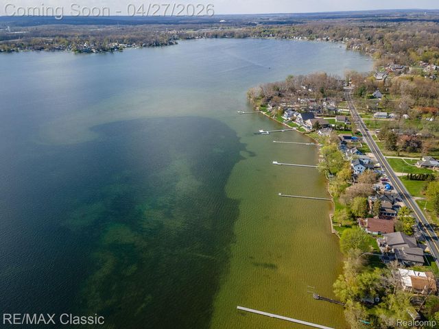 428 E Shore Drive, Northfield Township, MI 48189