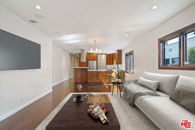 458 N La Jolla Avenue, Los Angeles, CA 90048