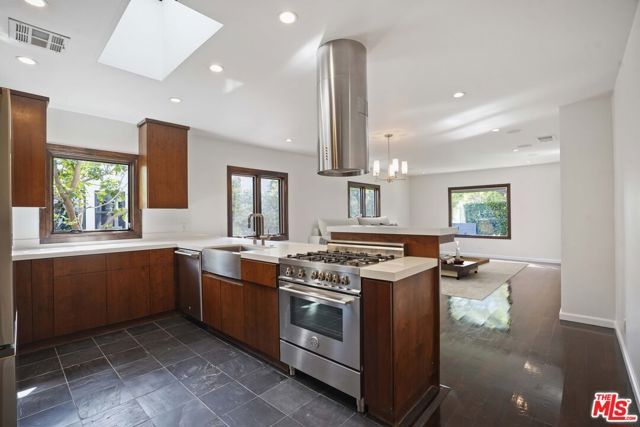 458 N La Jolla Avenue, Los Angeles, CA 90048