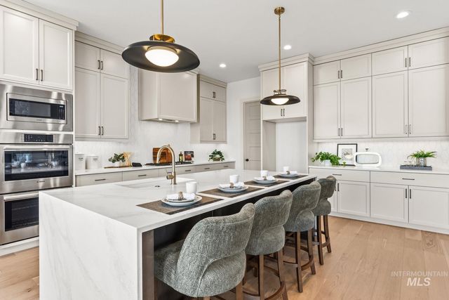 6954 Saddle Bred Way, Star, ID 83669