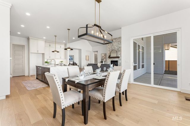 6954 Saddle Bred Way, Star, ID 83669