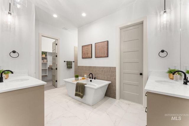 6954 Saddle Bred Way, Star, ID 83669