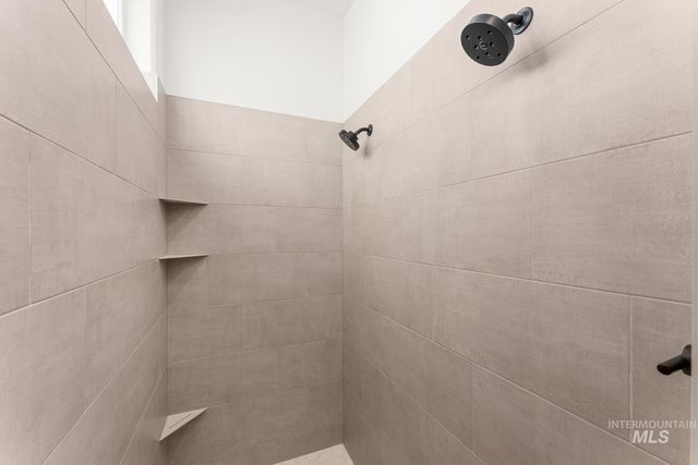 6954 Saddle Bred Way, Star, ID 83669