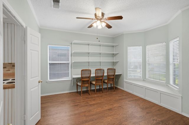 609 Carette Drive, Fort Worth, TX 76108