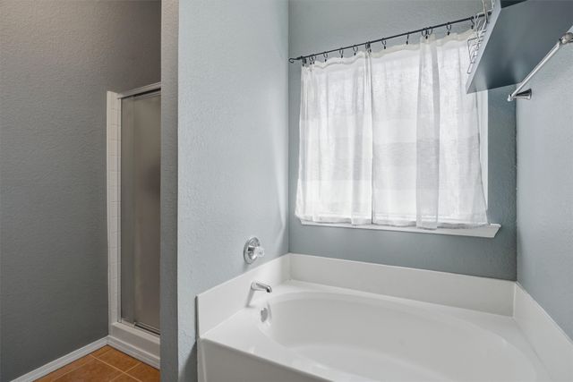 609 Carette Drive, Fort Worth, TX 76108