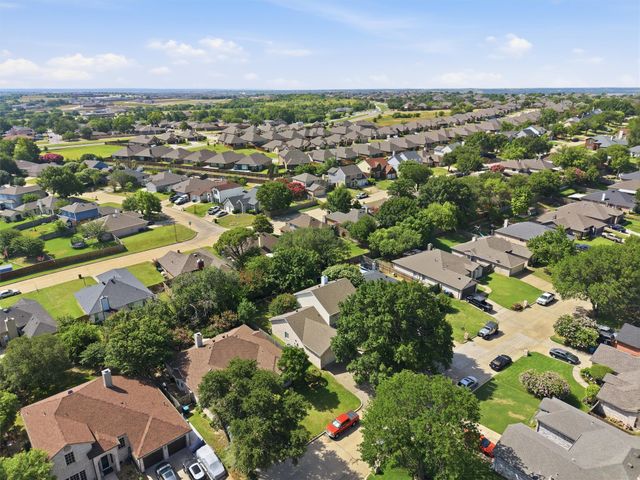 609 Carette Drive, Fort Worth, TX 76108