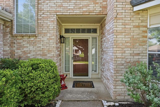 609 Carette Drive, Fort Worth, TX 76108