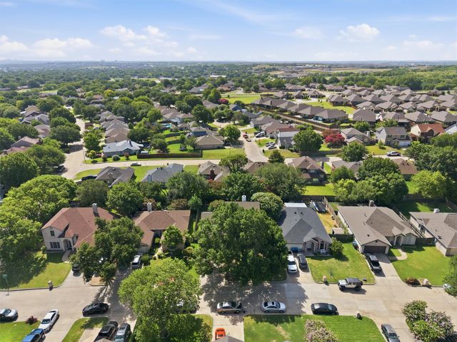 609 Carette Drive, Fort Worth, TX 76108