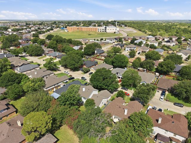 609 Carette Drive, Fort Worth, TX 76108