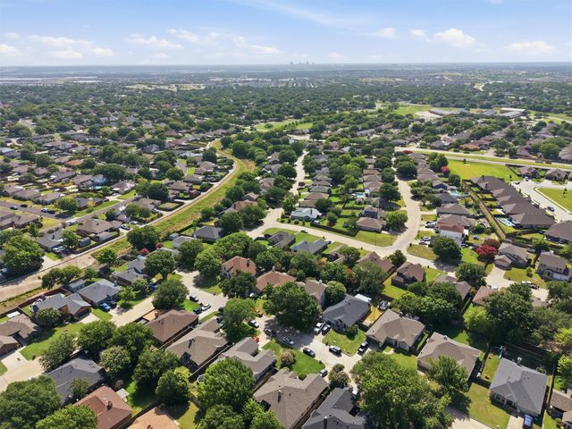 609 Carette Drive, Fort Worth, TX 76108