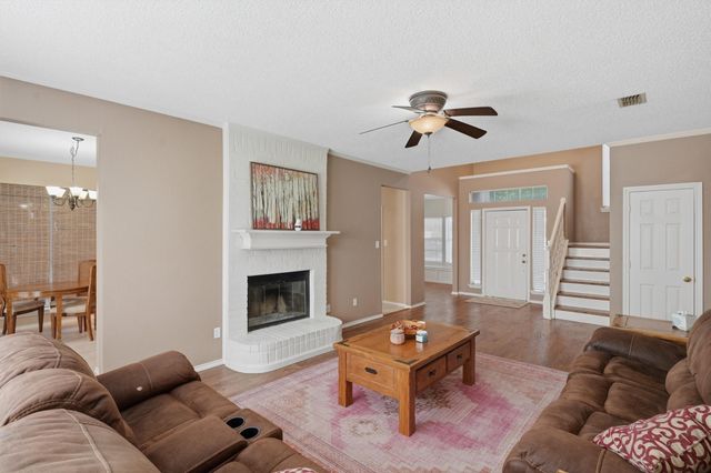 609 Carette Drive, Fort Worth, TX 76108