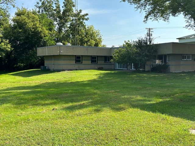 711 N 1st Street, Dekalb, IL 60115