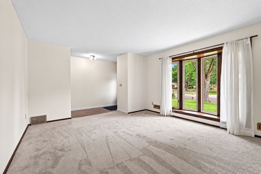8305 69th Street S, Cottage Grove, MN 55016 — photo 3