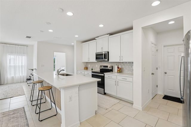 1581 SWAN SWIM DRIVE, Davenport, FL 33837