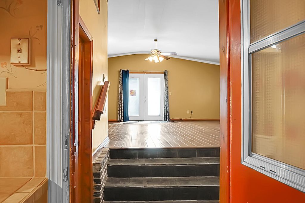 Image 14 of property listing at 1449 S Sherwood Drive, Charleston, SC 29407