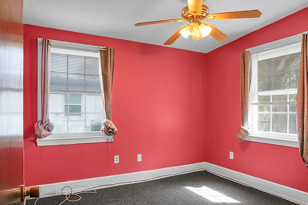 Image 27 of property listing at 1449 S Sherwood Drive, Charleston, SC 29407