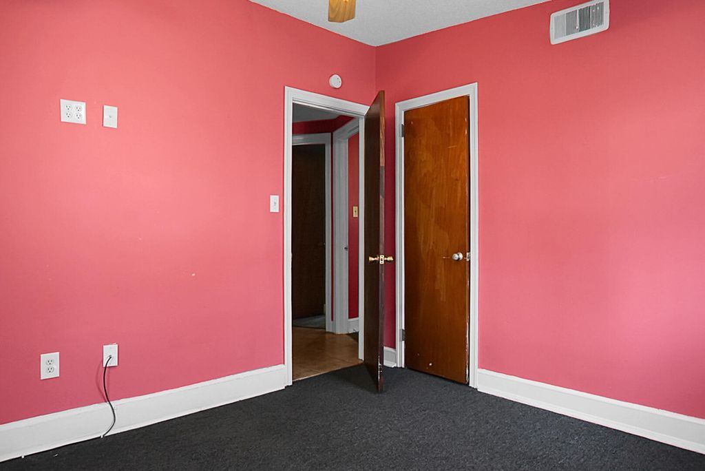 Image 29 of property listing at 1449 S Sherwood Drive, Charleston, SC 29407