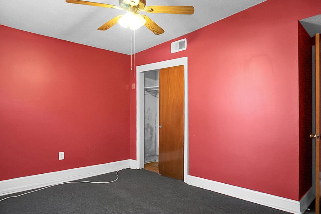 Image 31 of property listing at 1449 S Sherwood Drive, Charleston, SC 29407