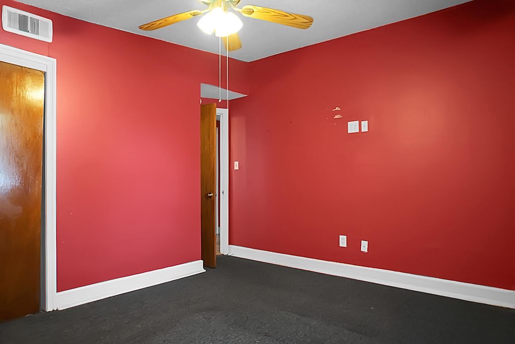 Image 32 of property listing at 1449 S Sherwood Drive, Charleston, SC 29407