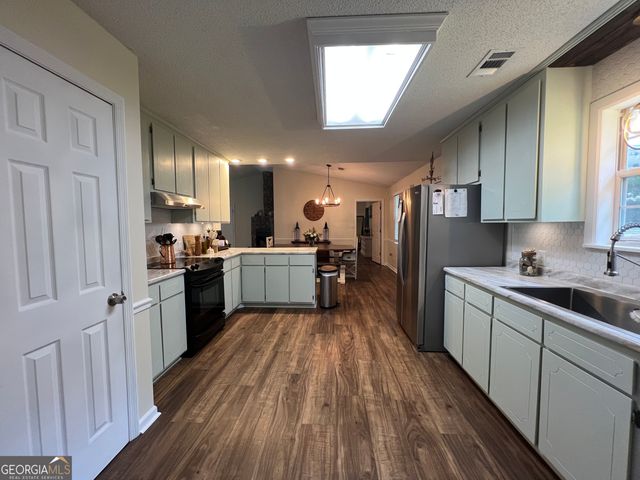 113 Camelot Drive, Dublin, GA 31021